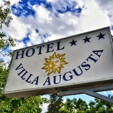 Отель Augusta 3*