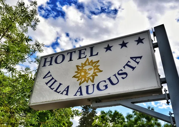 Отель Augusta 3*