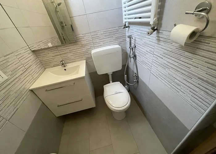 Отель Augusta 3*